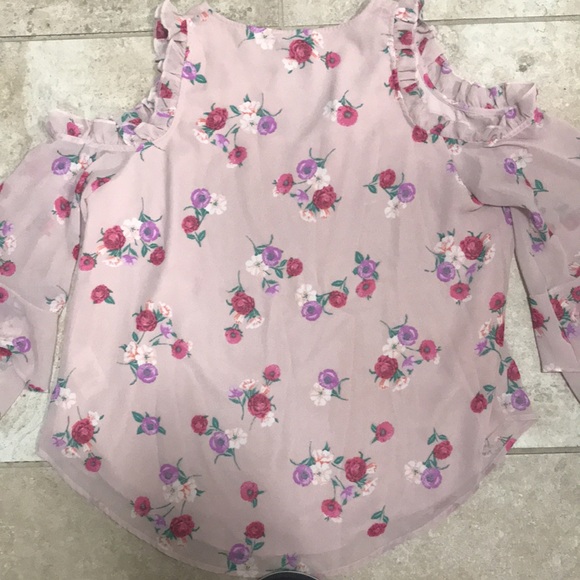 EUC! Express cold shoulder size medium bell sleeve light pink blouse. - Picture 7 of 7